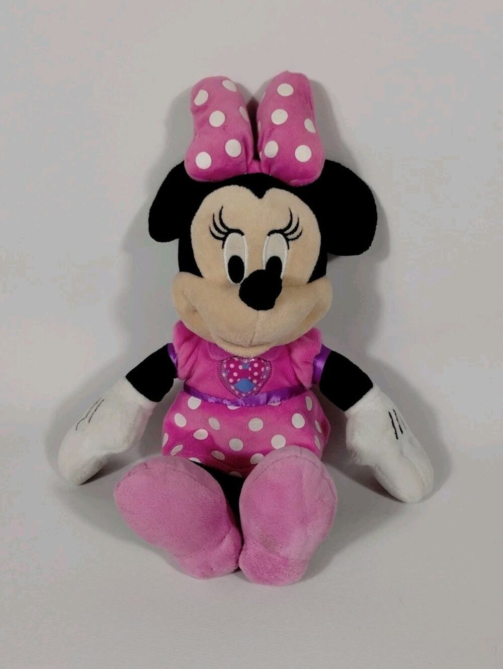 Disney Clubhouse Minnie Mouse Singing Talking Bowtique Doll